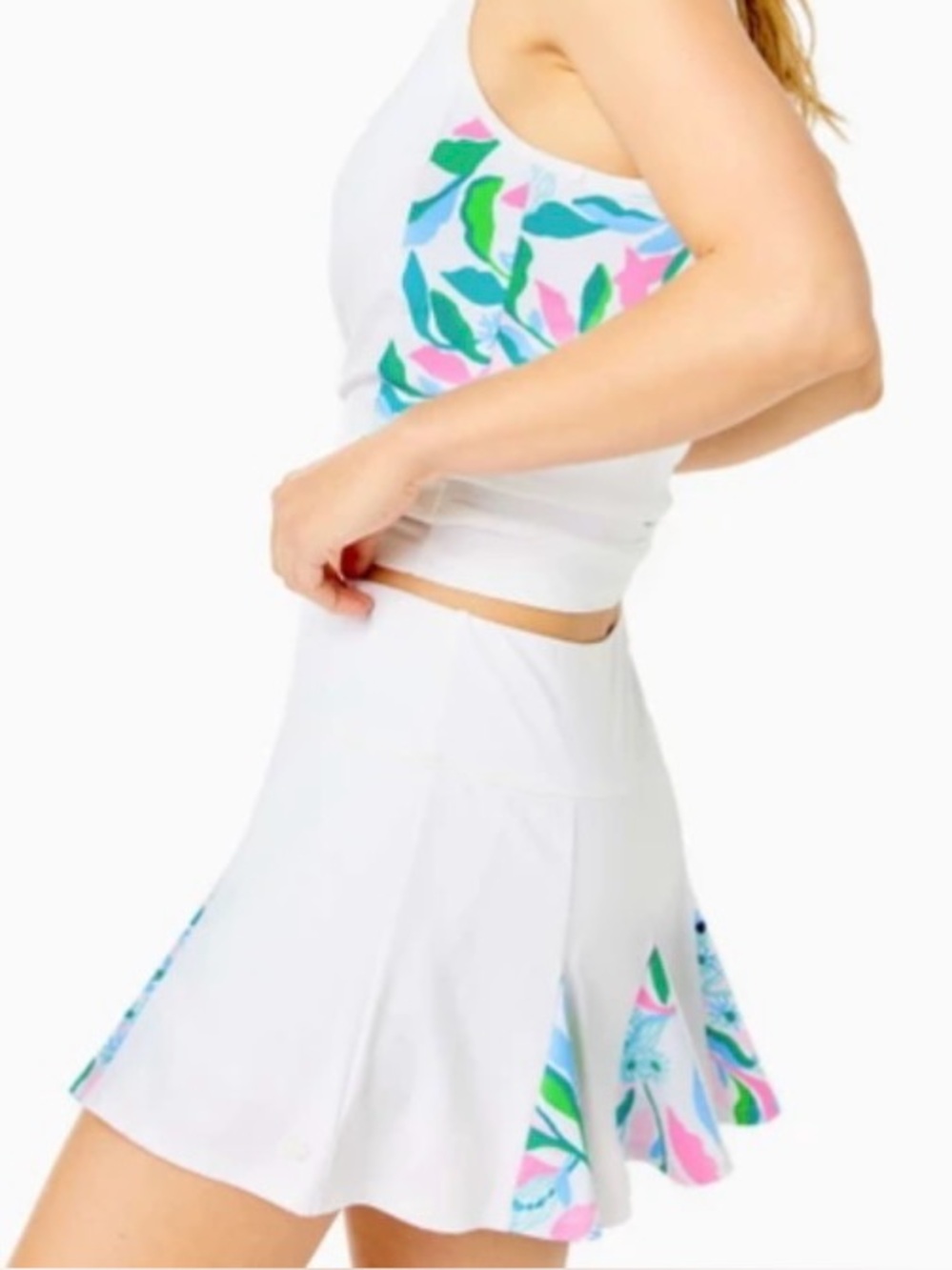 Lilly Pulitzer White Skort ✨with Colorful Peek Panels🤍🩷